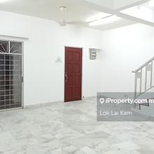 Terrace house for Sale