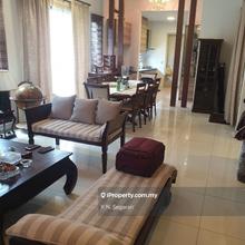Beautifully renovated cosy hse.