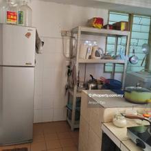 Well Kept Partially Furnished With Fridge Nearby MRT Prime Area