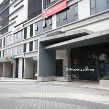 Three Carparks Freehold 1,044 sqft Geo Bukit Rimau Condo for Sale