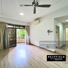 Fire Sale! Private Garden View Renovated Villa Condo with 2 Carparks