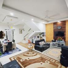 Cantik Taman Scientex Senai - Renovated/End Lot
