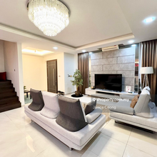 Horizon Hills Fully Renovated Cluster 