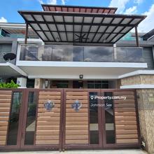 Fully Extended & ID Renovated Unit Facing Lake for Sale!