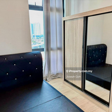 Green haven condominium , Middle floor & facing Singapore ,2 car park