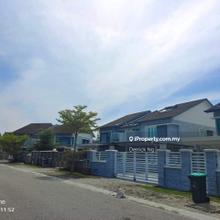 2 Storey Semi-D Facing Lake View With Swimming Pool
