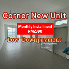 The Sky for Sales 1290sqft corner unit 
