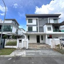 Mutiara mas skudai 3-Storey cluster House 9km ciq Jb Gated & Guarded