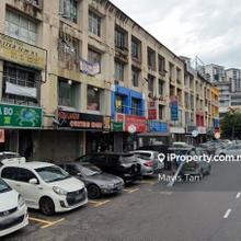 1st Floor for Shop Apartment Renovated house for Sale ! Good Condition