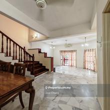 Partially  furnish double storey ttdi for rent 