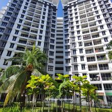 Below Market!! Putra Place Condo, 818sf, Low Floor, Near Queensbay