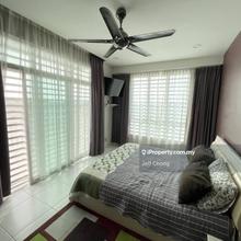 Bsp skypark, Corner unit, Fully Furnished, 4r3b,  3 car park For Sale