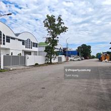 Unblock View Corner Lot Semi-D Factory For Rent ! Fully Extended .