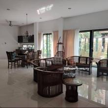 Well maintained 3-Storeys Semi-D at Kinrara Hills Bk5 for Sale!!s 