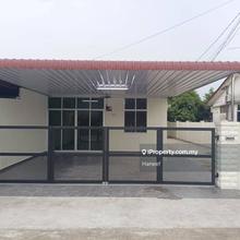 Nice House In Lunas (End Lot & Strategic Location)