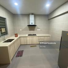 Pusat bandar puchong sri pinang apartment top floor unit for sale