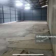 High roof warehouse with 24 hours security 