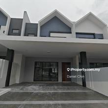 Partly furnished unit / 22x75 / Owner installed solar panel