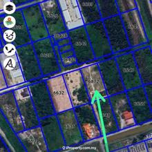 Tanah 1 ekar yang rata. ade poko buah dan 1 unit banglo