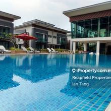 Gated guarded Semi-D house for Rent Petaling Jaya beside LRT station