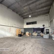 Klang utama semi d factory warehouse for sale 