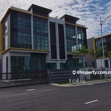 3 Storey Semi Detached Factory at Cipta Serenia Sepang Dengkil Rent