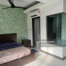 Ritze Perdana, Block A, Middle floor 