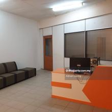 Partly Furnished Office unit for rent! Prime Area with full of crowd!