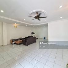 Strategic location. Walking distance to restaurant and mini mart.