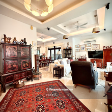 Three-Storey Semi-Detached Home in Ferringhi Park