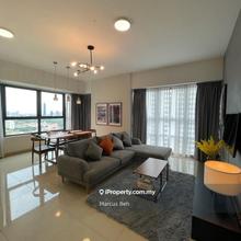 Corner unit Private Lift to door step - 1 car park - Full Renovated