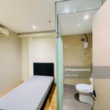 Single Room for Rent @ Petaling Street near China Town, MRT Pasar Seni