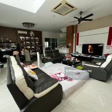 Isola Villa, Senibong Cove