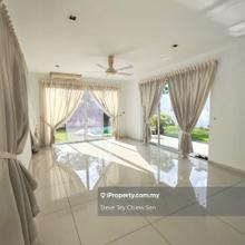 2.5 storey Bungalow house@Corner lot@Facing House For Rent