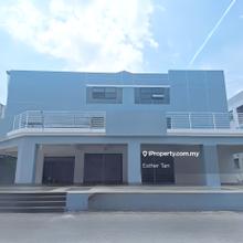 Ground Floor Seri Kembangan Putra Walk Corner Shop for Rent