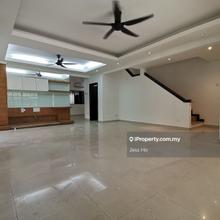 2 Sty Semi-D Freehold, BK 5B, 5 Rooms & 5 Bathrooms