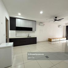 Ready to move in, renovated awning, key on hand, viewing anytime