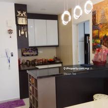Designer Midfields 2 condo for sale with 4 car parks 