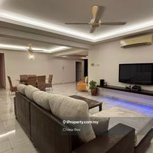 Fully Furnished Rare Unit with Partial Seaview 1945sf Gurney Bay 