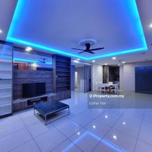 Freehold - Corner - Fully Renovated & Furnished Unit - 1700 sqft