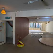1st Floor Office 5 Minute Drive to Ikea Lotus The Curve For Rent
