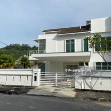 Semi-D house for Rent