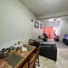 Level 1 & Renovated / Taman Daya Shop Apartment, Kepong