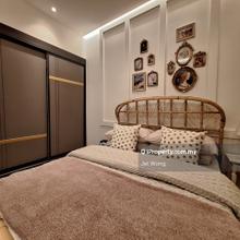 Kingswoodz Residence (Shuttle Bus to Pavilion)