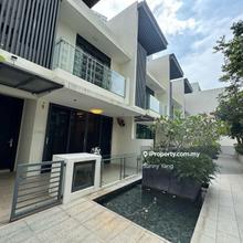Iconic Skies Villa 3.5 Storey Sky Terrace Fully Furnished Pool View!