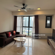 Walking distance to MRT station and mall