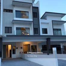 28 Residency Upper unit Townhouse for sale