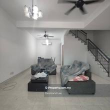 Seri Austin/ 2 Storey Terrace/ Partial Furnished/ Good Condition 