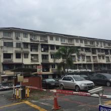 Walking distance to LRT, Banks, Shops and many more