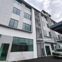 Brand new semi d factory at Balakong area with easy access to highways
